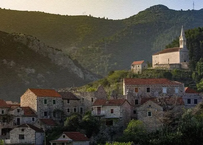 Heritage Apartments Kyra & Fox In Pitve, Hvar