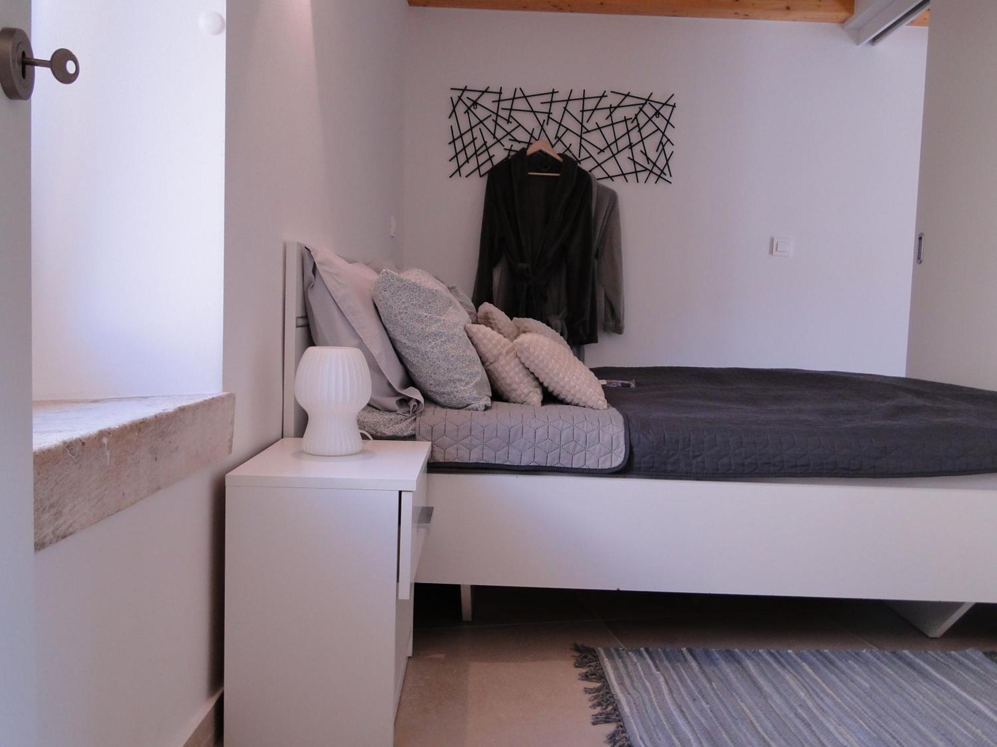 Heritage Kyra & Fox In Pitve, Hvar Apartment *