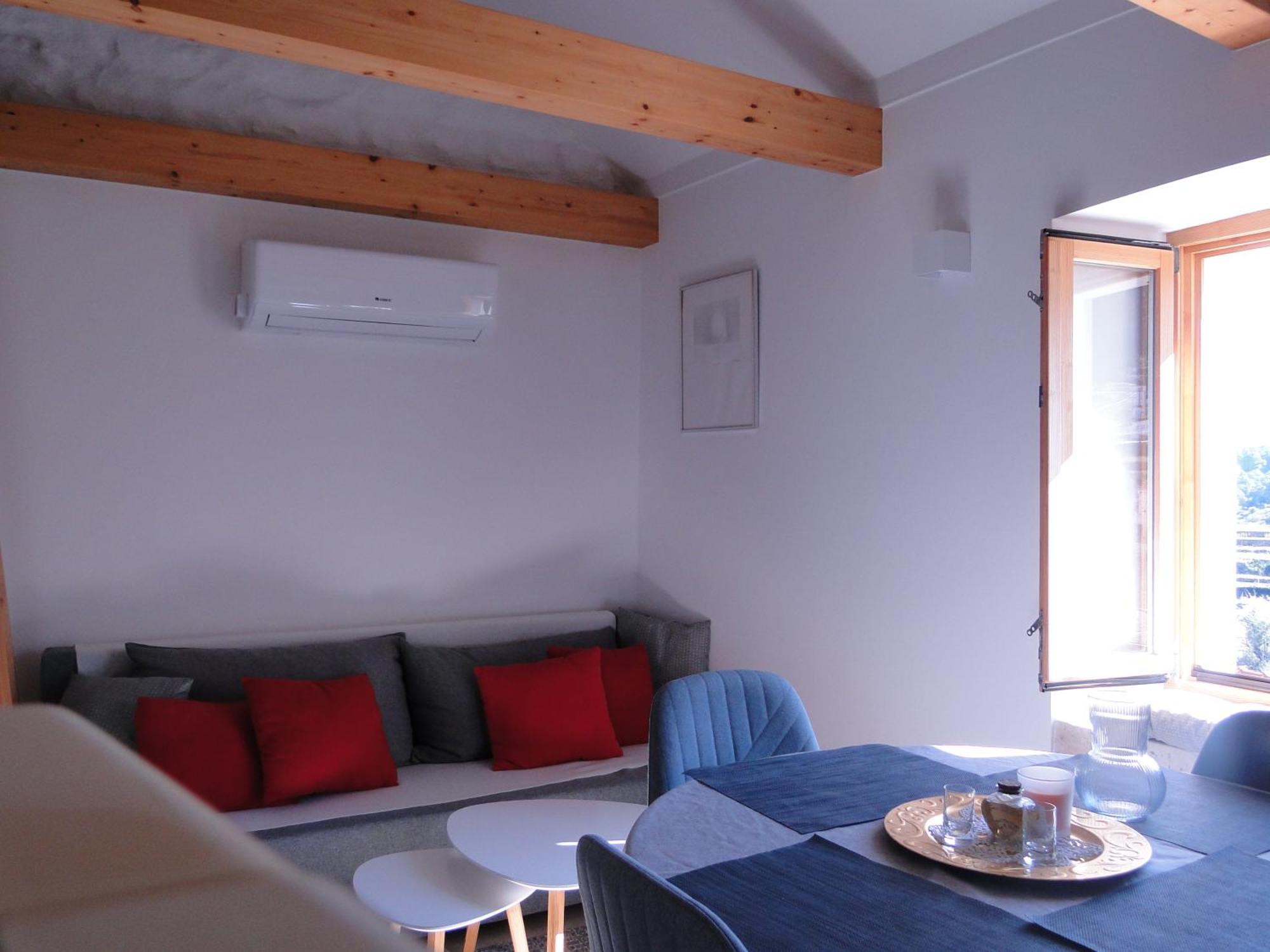 Heritage Kyra & Fox In Pitve, Hvar Apartment
